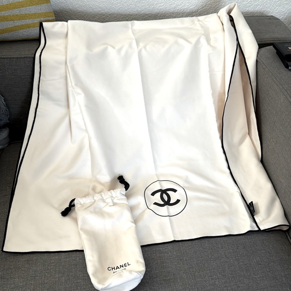CHANEL Beauty Gift with purchase Throw Blanket - Picture 1 of 7